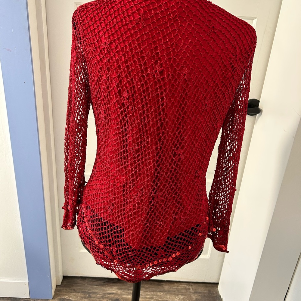 TEMPTATION | ruby red crochet top - Picture 4 of 12